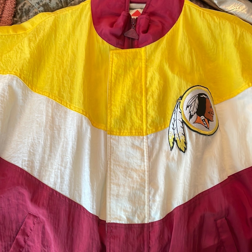 Vintage  official NFL APEX WASHINGTON REDSKINS windbreaker jacket